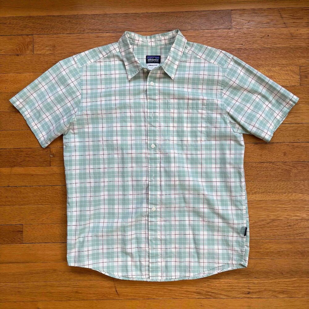 Patagonia Fezzman short sleeve button down - Men's Medium (M)